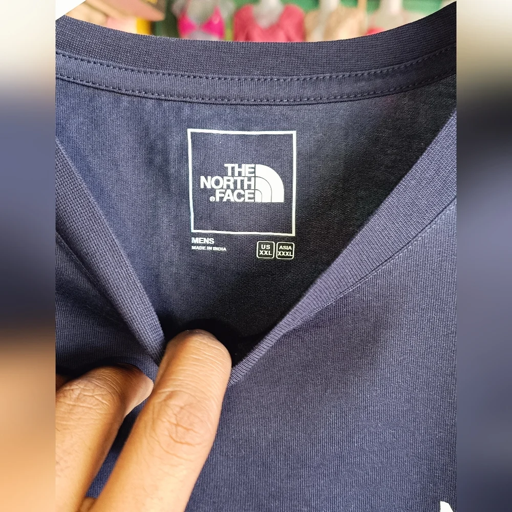 The North face back print crew neck tshirt - Picture 7 of 8